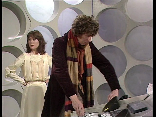 Resultado de imagen de cuarto doctor and sarah jane smith the pyramids of mars