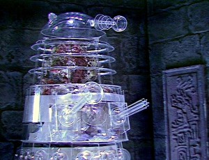 Dalek de cristal vista superior en Revelation of the Daleks (La Revelación de los Daleks)