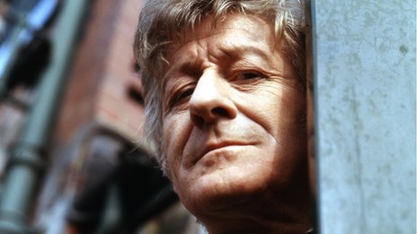 Jon Pertwee como el Tercer Doctor en Spearhead From Space (La Incursión desde el Espacio)