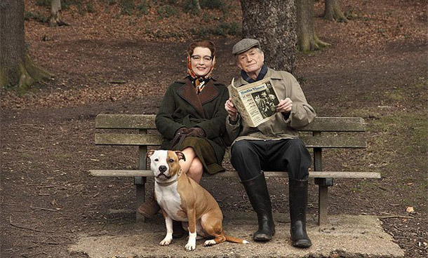 David Bradley como William Hartnell y Emma Manville como su mujer Heather 