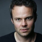 Jamie Glover interpreta a William Russell