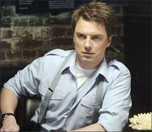 John Barrowman como Jack Harkness