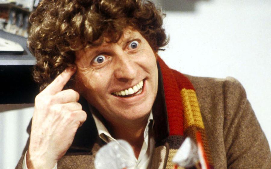 Tom Baker como Cuarto Doctor